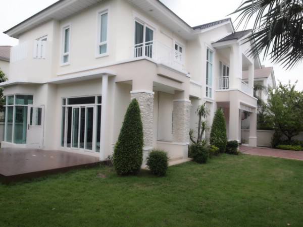 Detached House For Rent