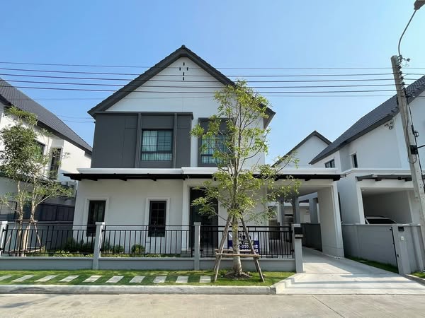 Detached House For Rent