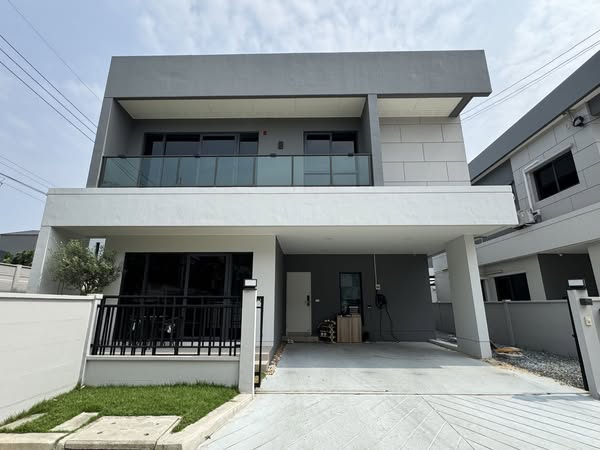 Detached House For Rent
