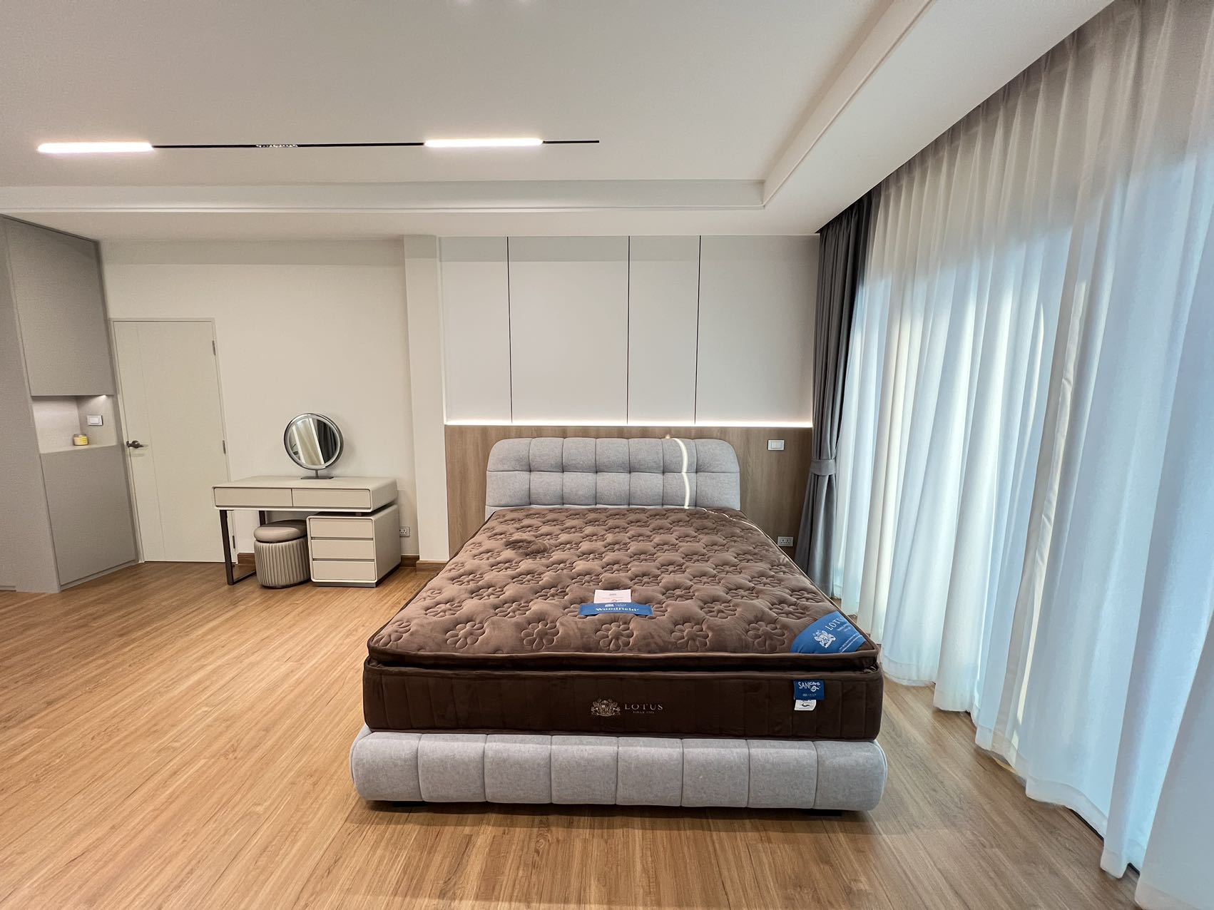 Detached House For Rent