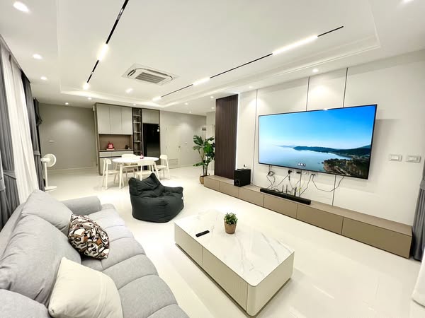 Detached House For Rent