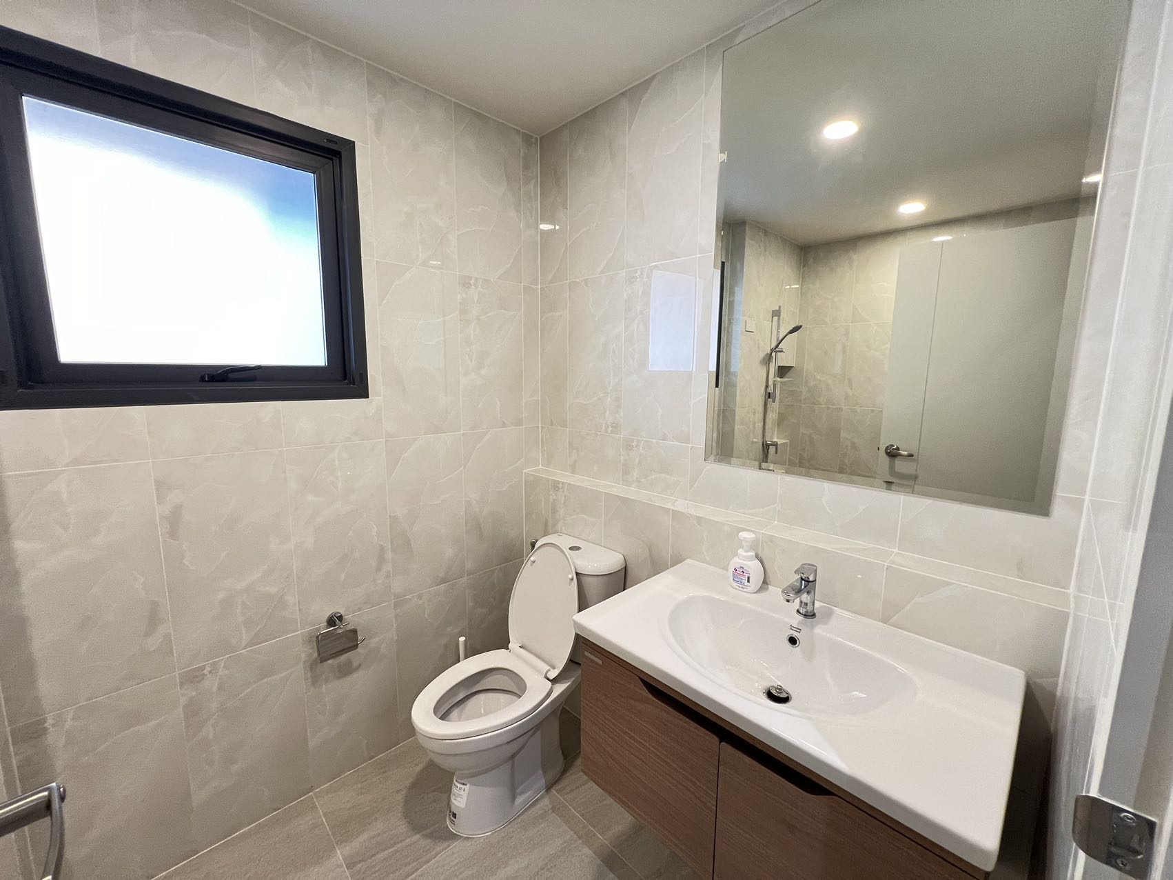 Detached House For Rent