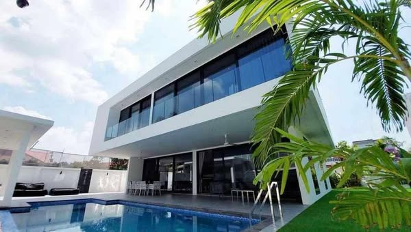 Beautiful Pool Villa For Sale