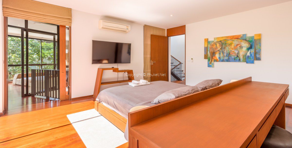 Beautiful House with Pool For Rent