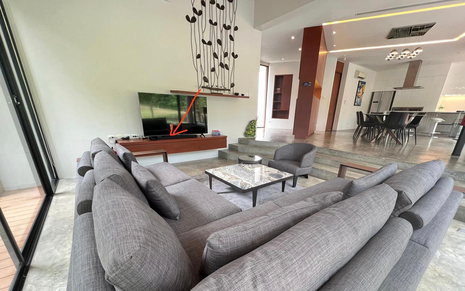Beautiful House with Pool For Rent