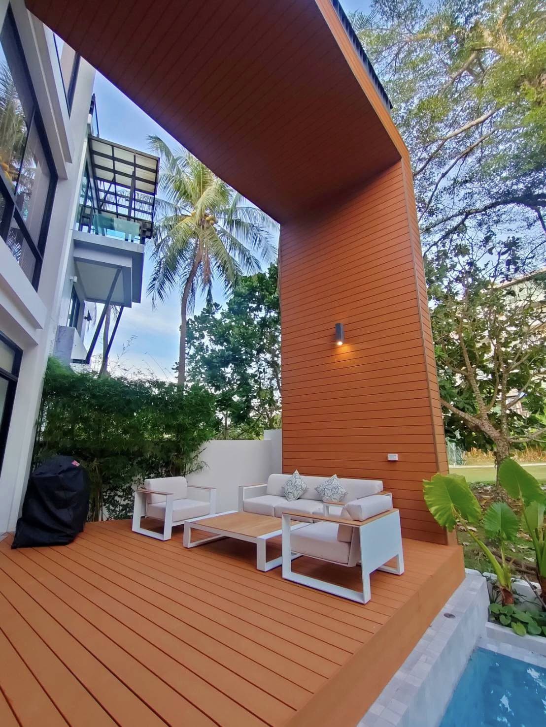 Beautiful House with Pool For Rent