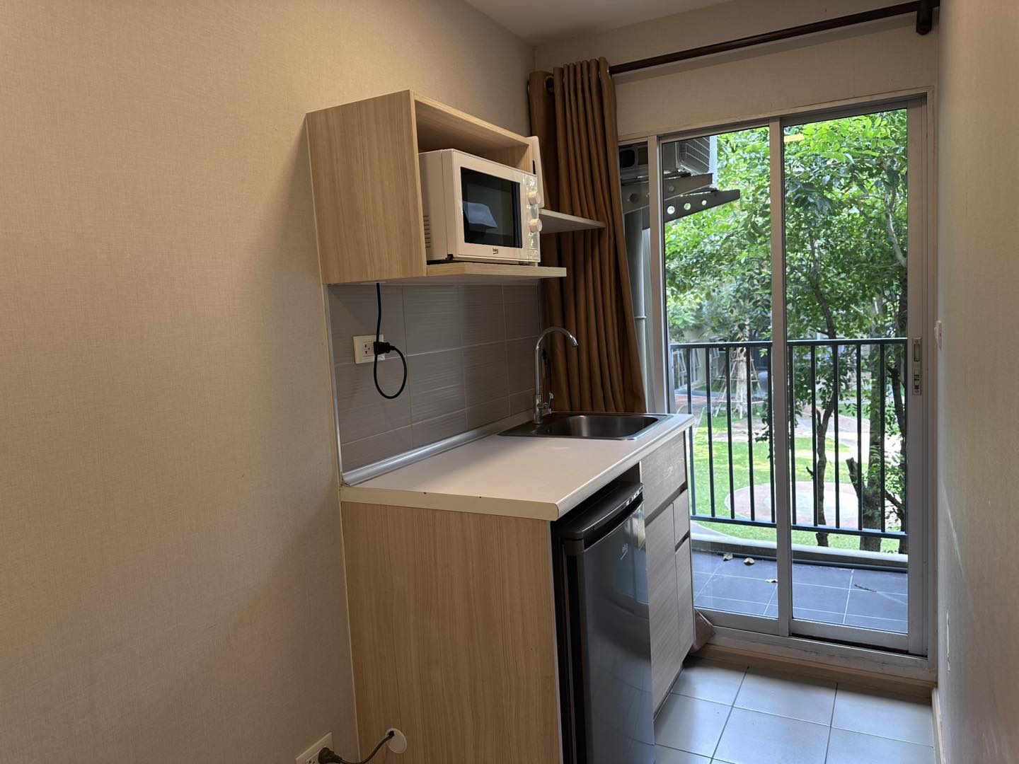 One Bedroom Condo For Rent