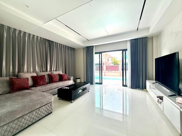 House with Pool For Rent
