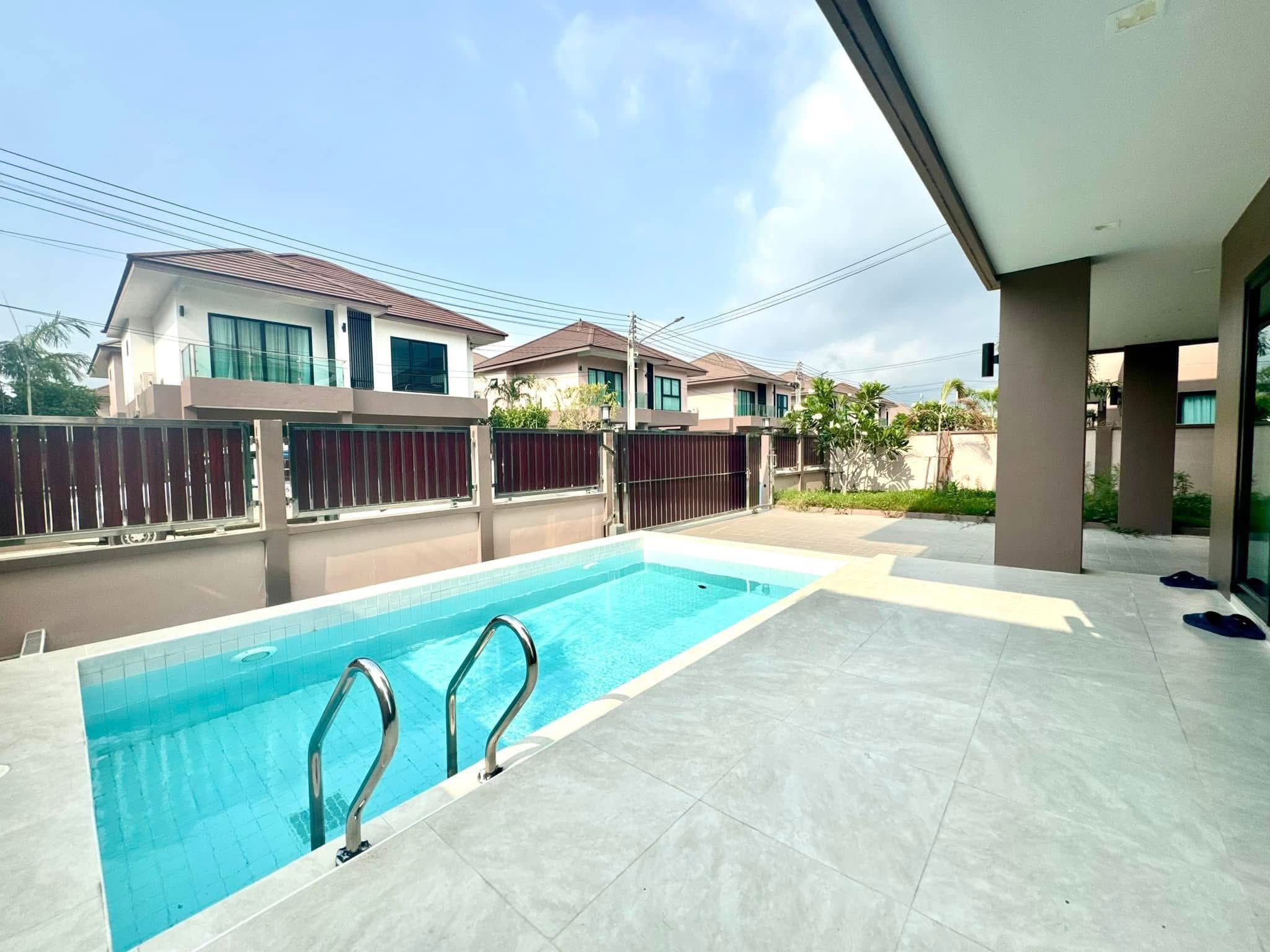 House with Pool For Rent