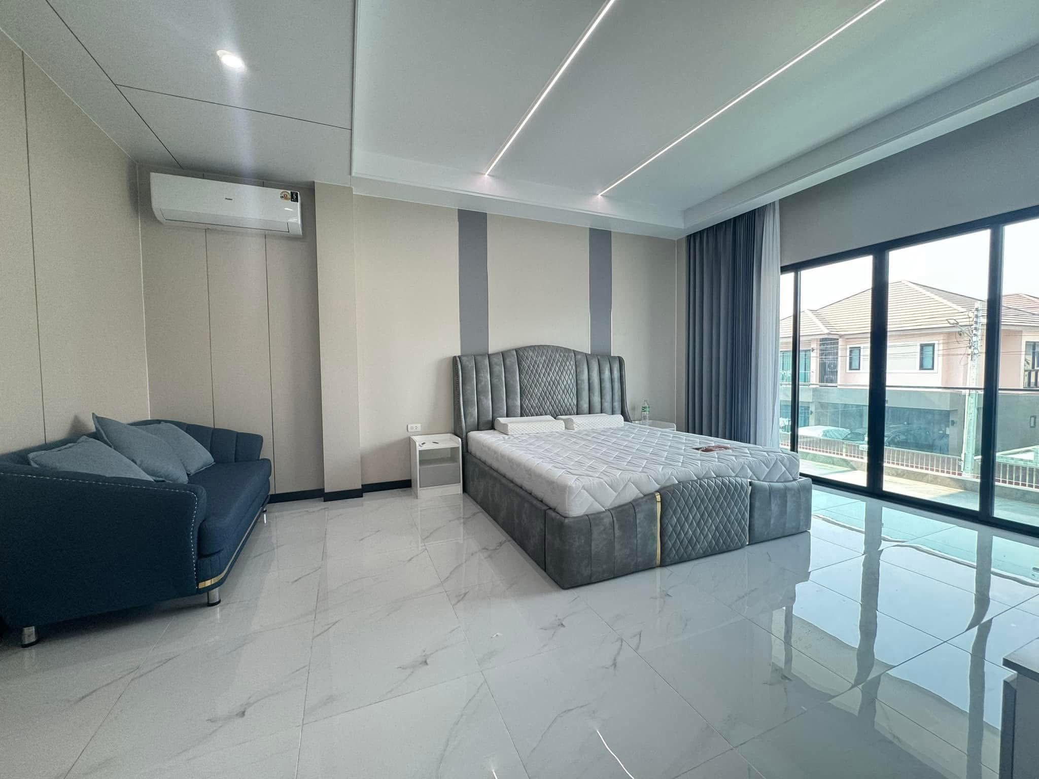 House with Pool For Rent