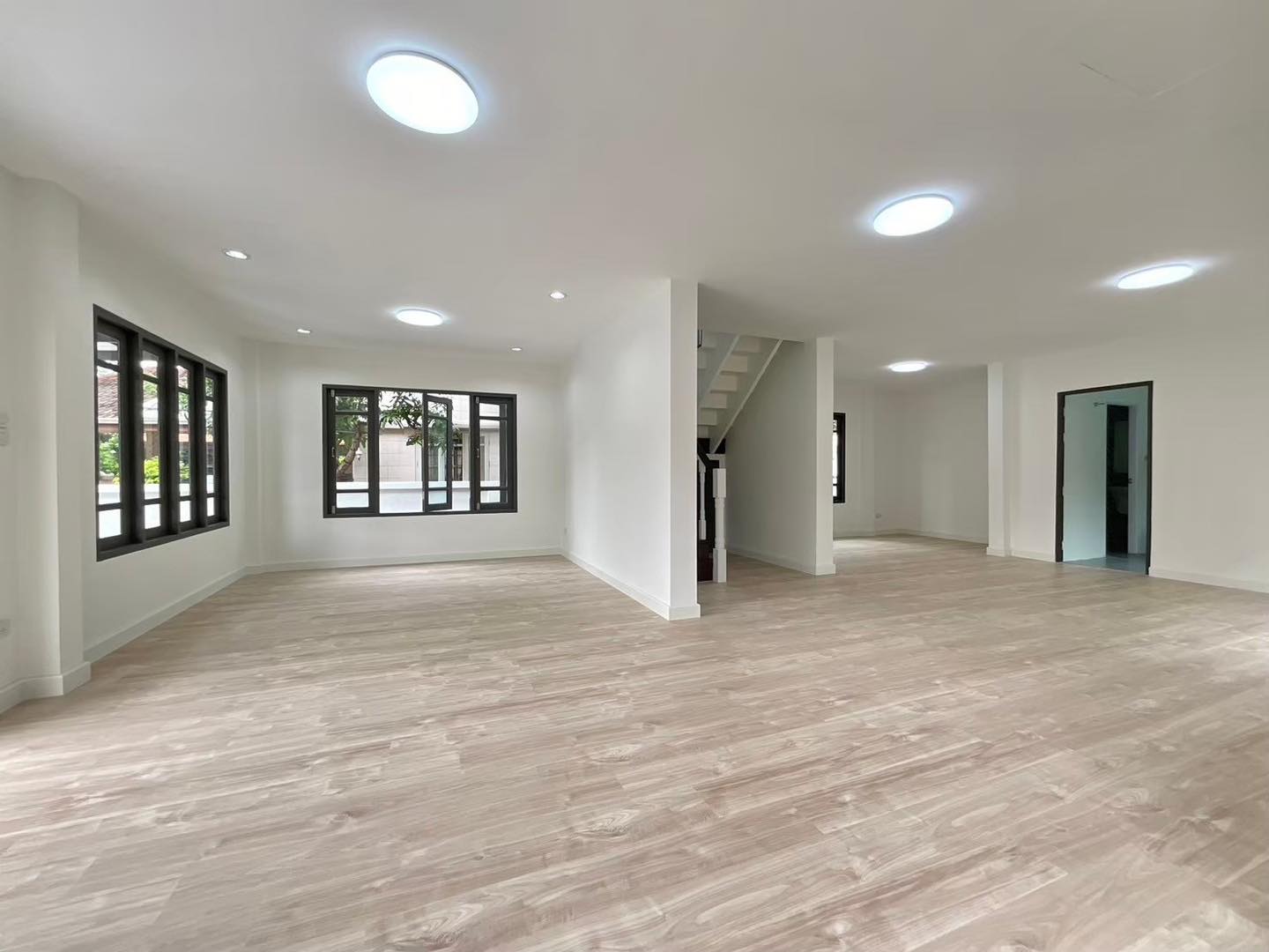 Detached House for Sale