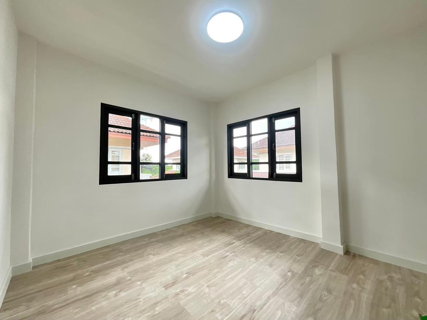 Detached House for Sale