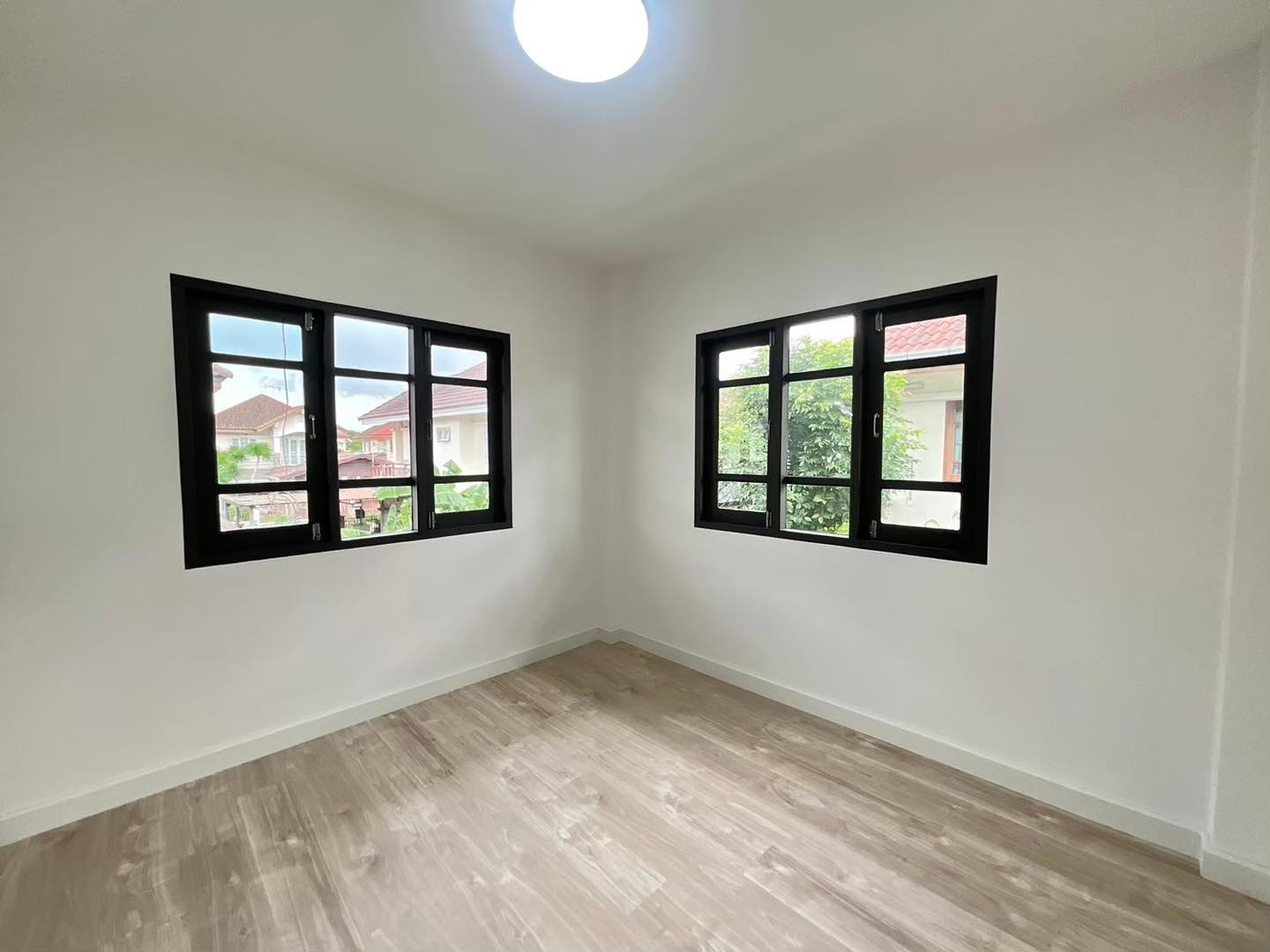 Detached House for Sale