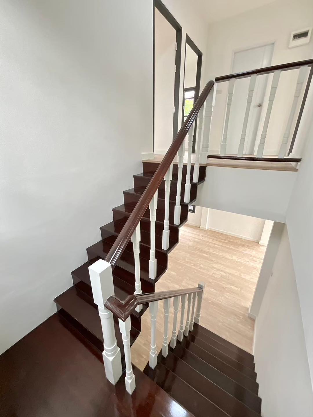 Detached House for Sale