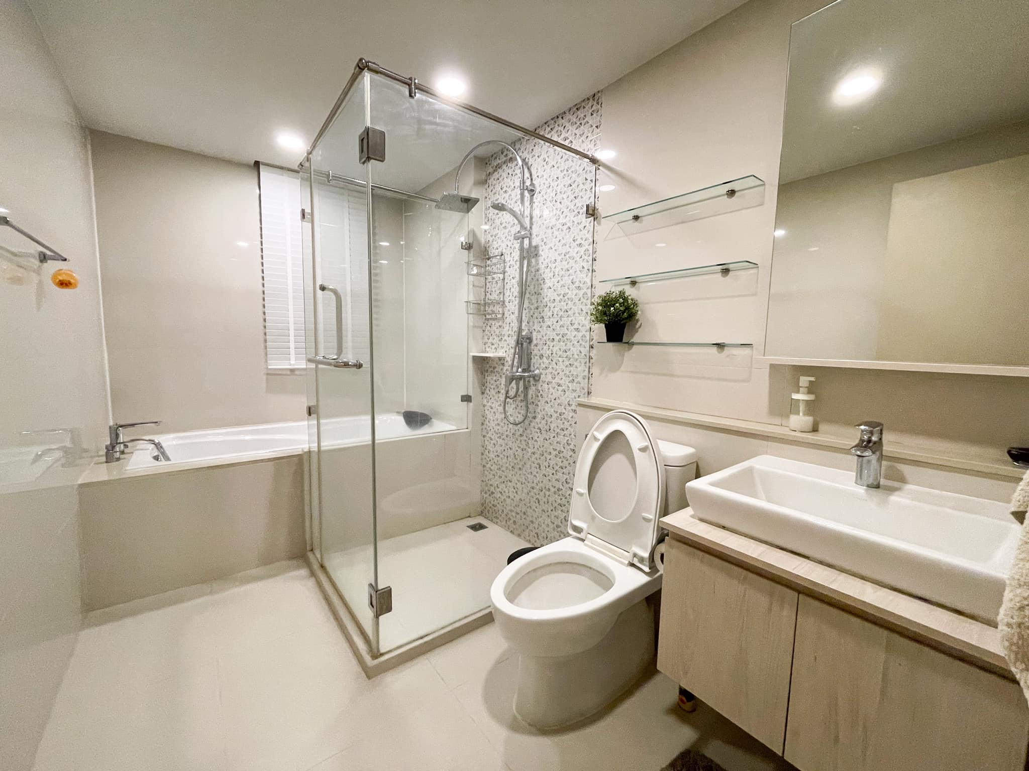 Duplex Two Bedroom Apartment For Rent 
