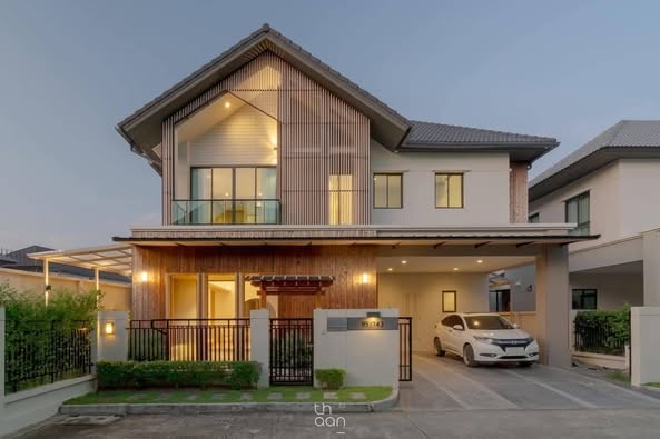 Beautiful Detached House For Sale