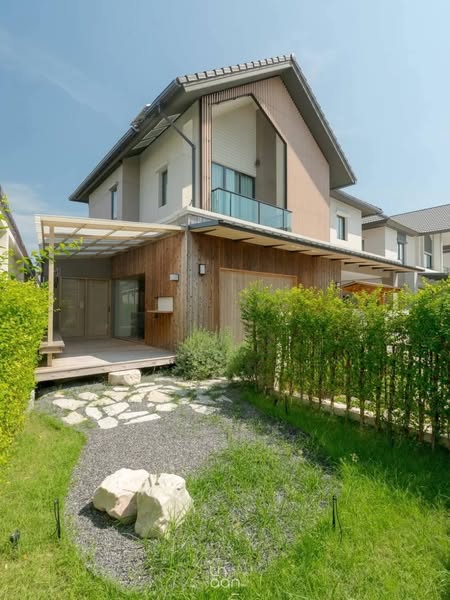 Beautiful Detached House For Sale