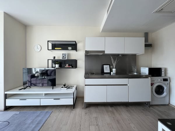 One Bedroom Condo For Rent