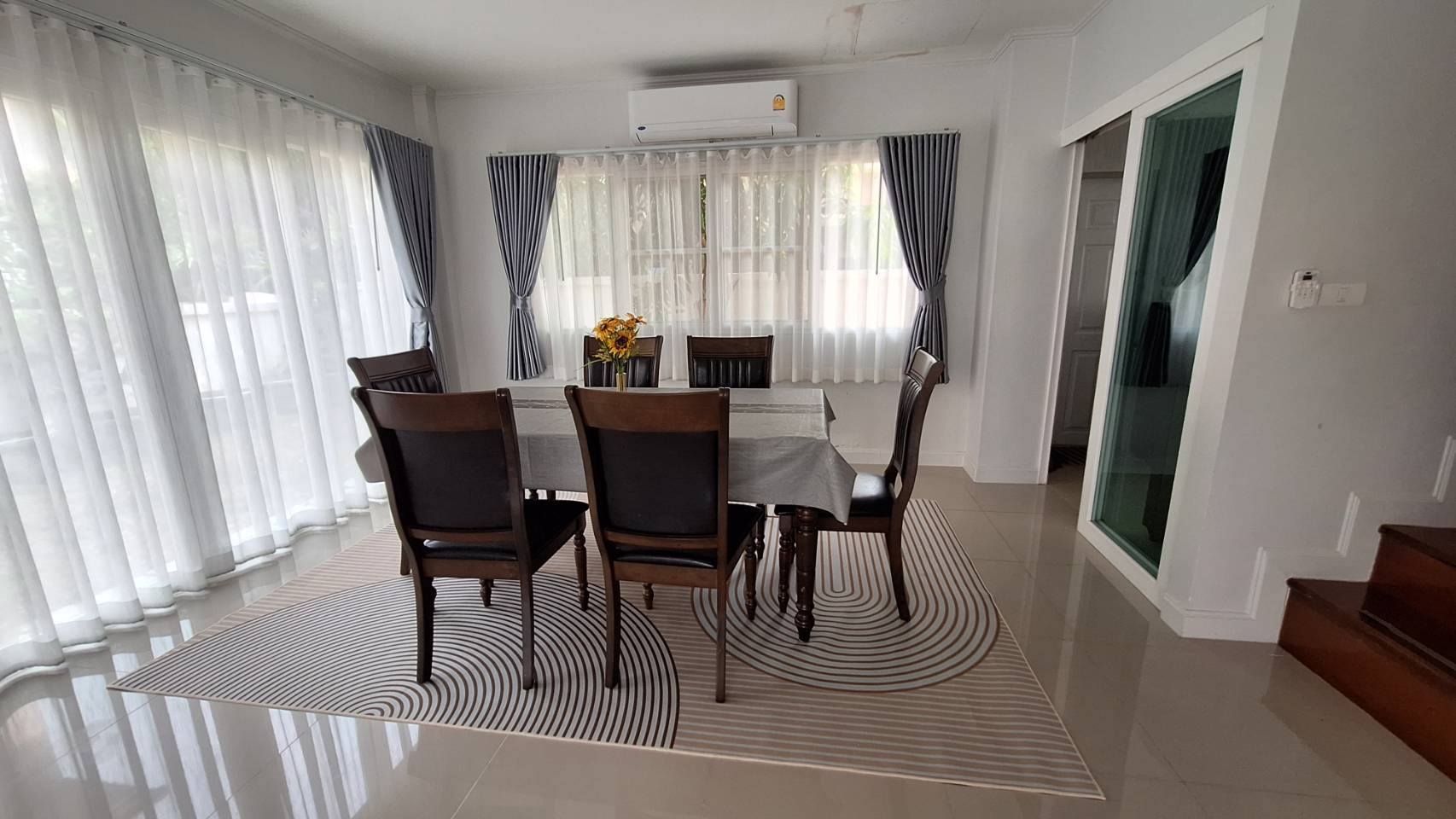 Detached Two Storey House For Rent