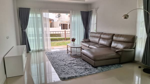 Detached Two Storey House For Rent