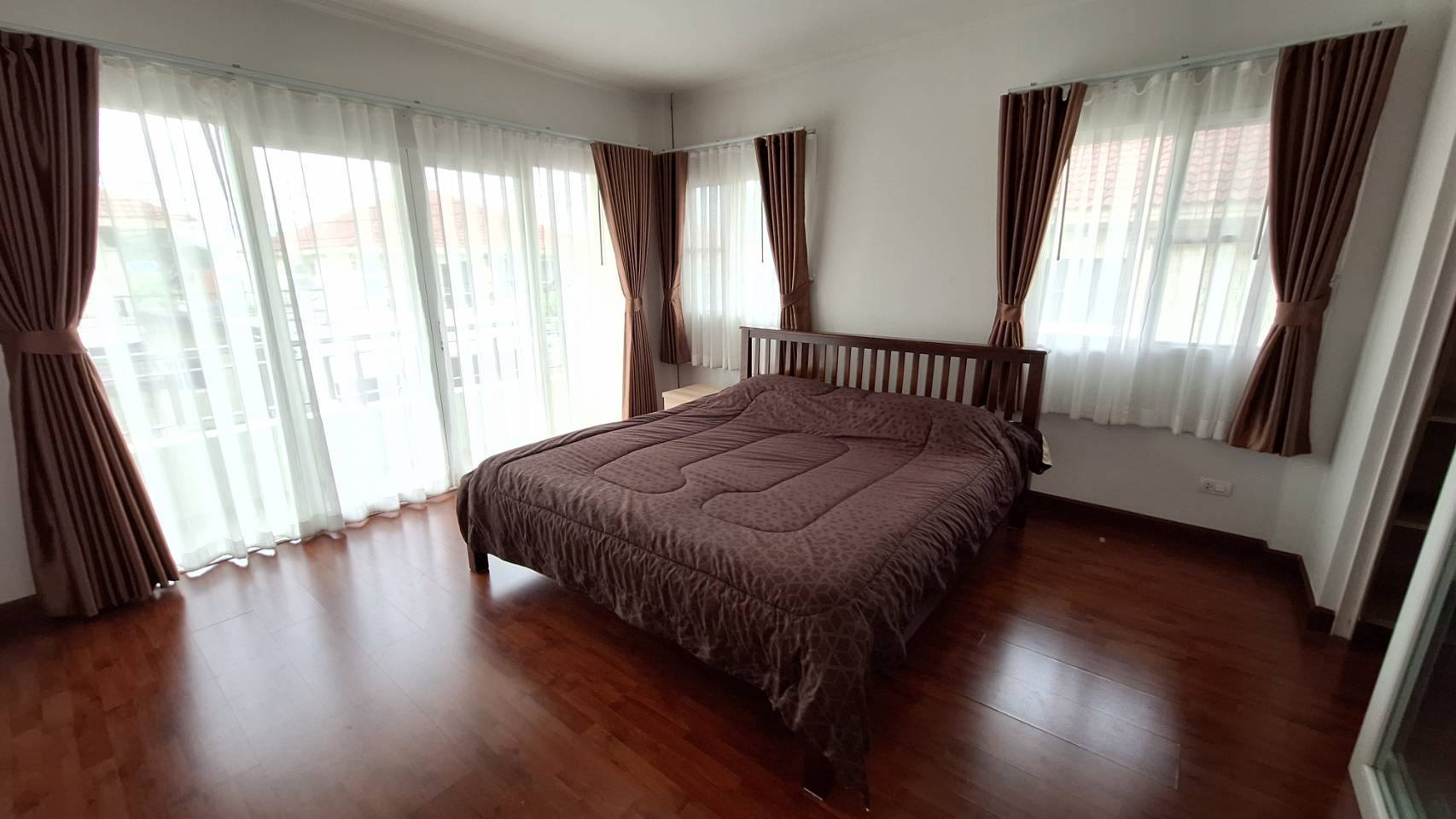 Detached Two Storey House For Rent