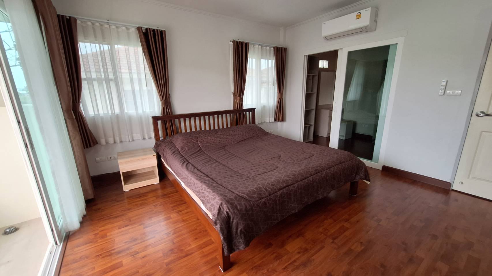 Detached Two Storey House For Rent