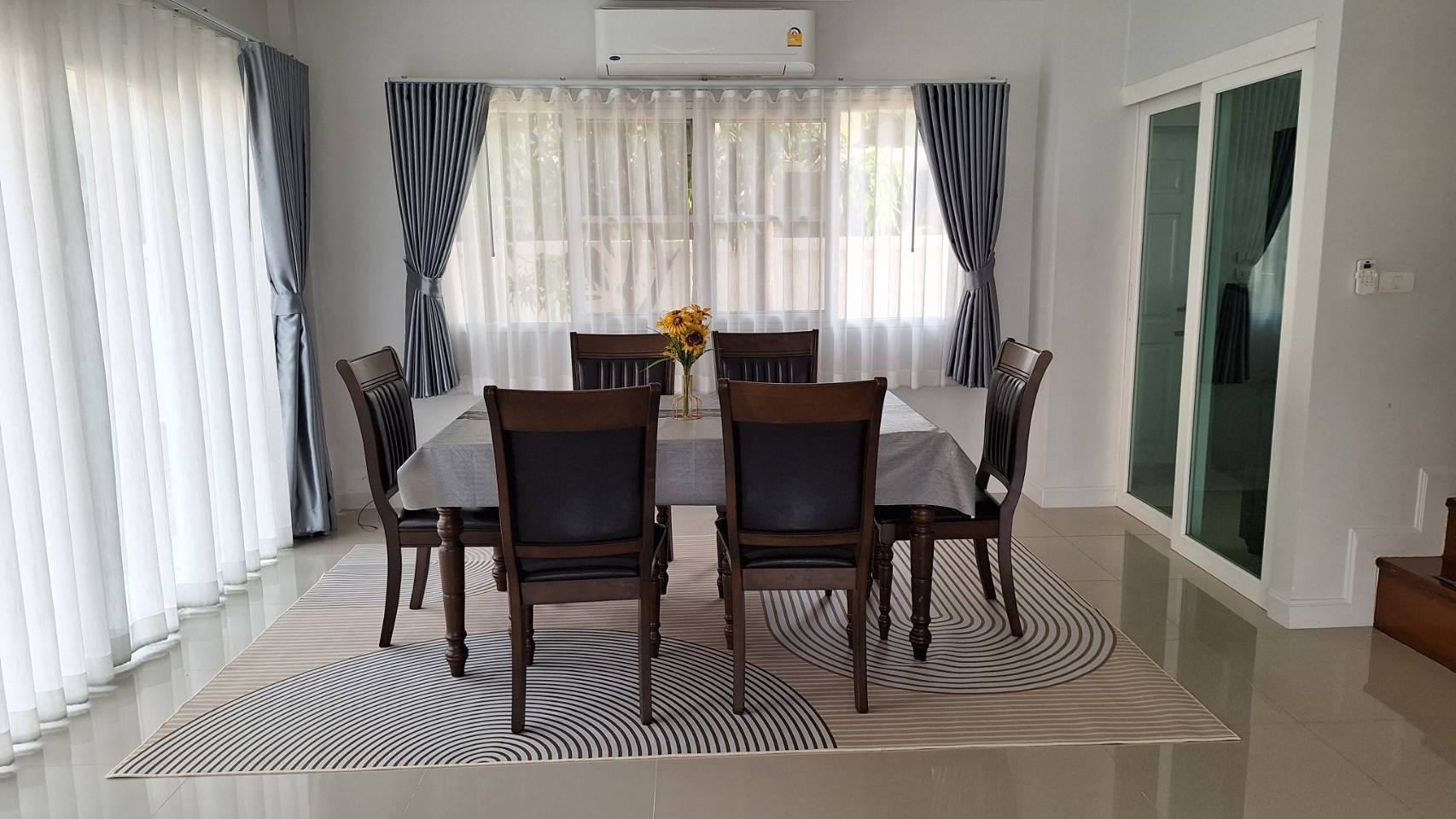 Detached Two Storey House For Rent