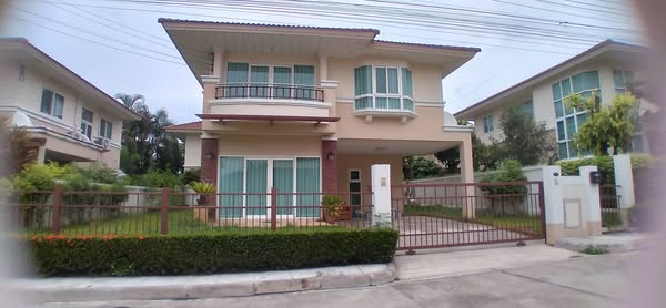 Detached Two Storey House For Rent