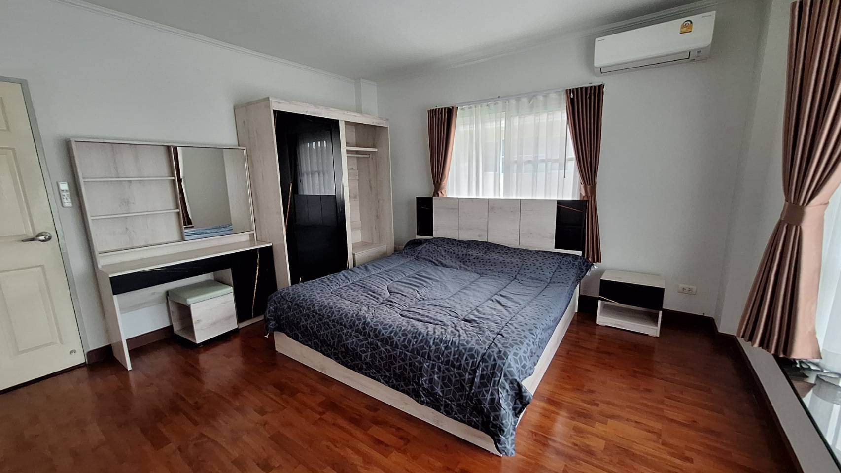 Detached Two Storey House For Rent