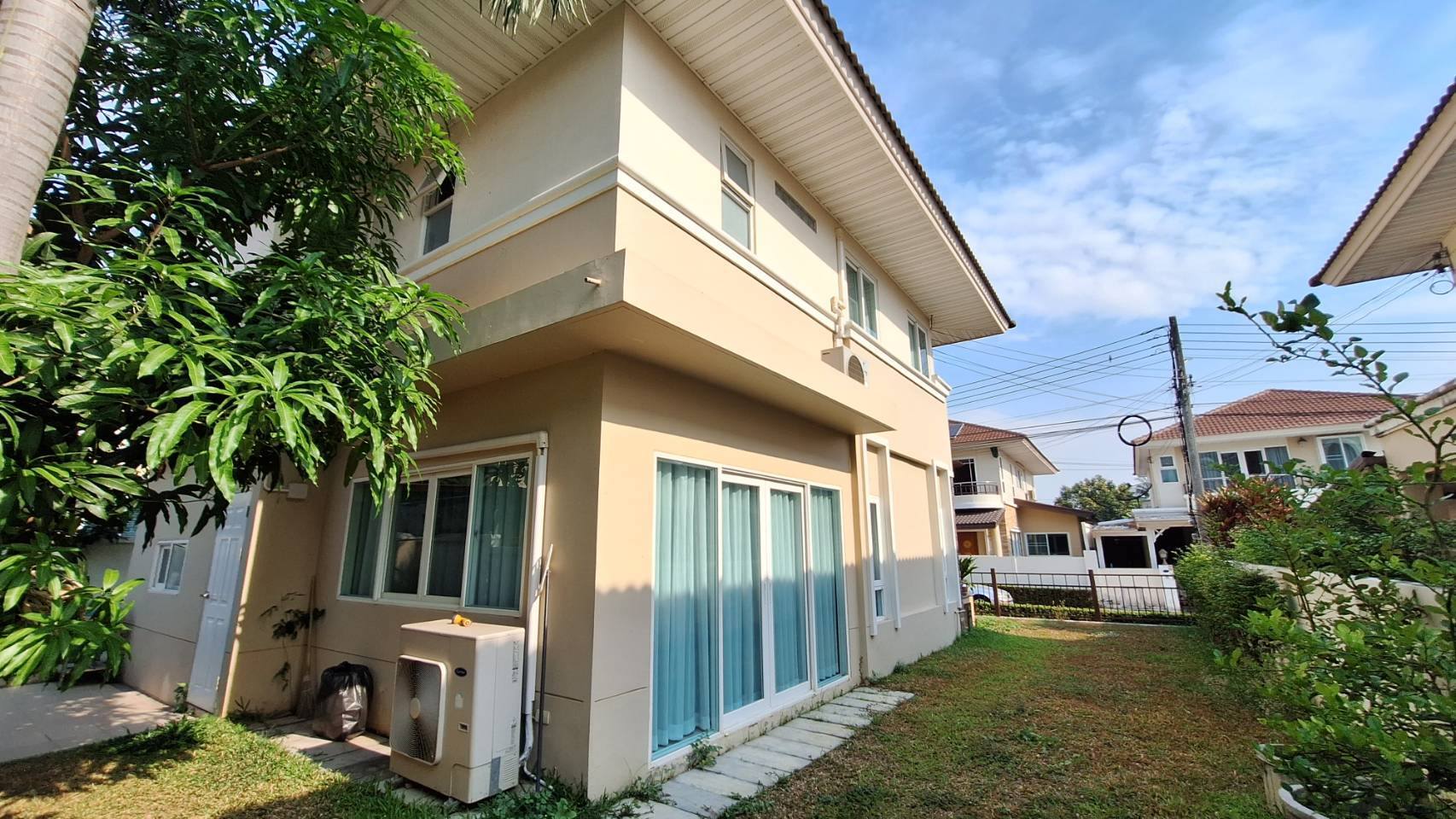 Detached Two Storey House For Rent