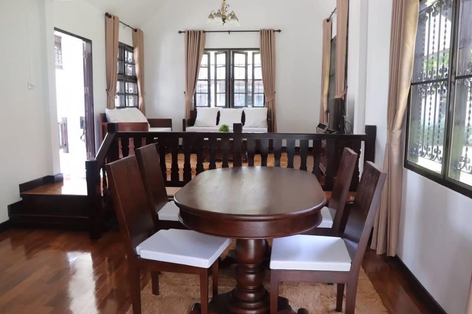 Detached House For Rent