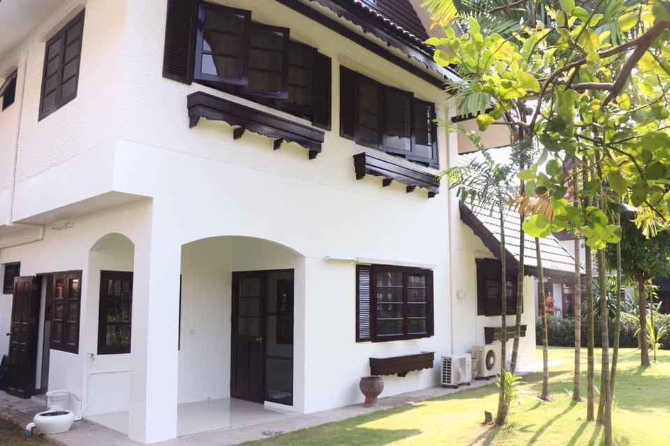 Detached House For Rent
