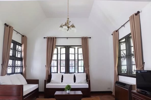 Detached House For Rent