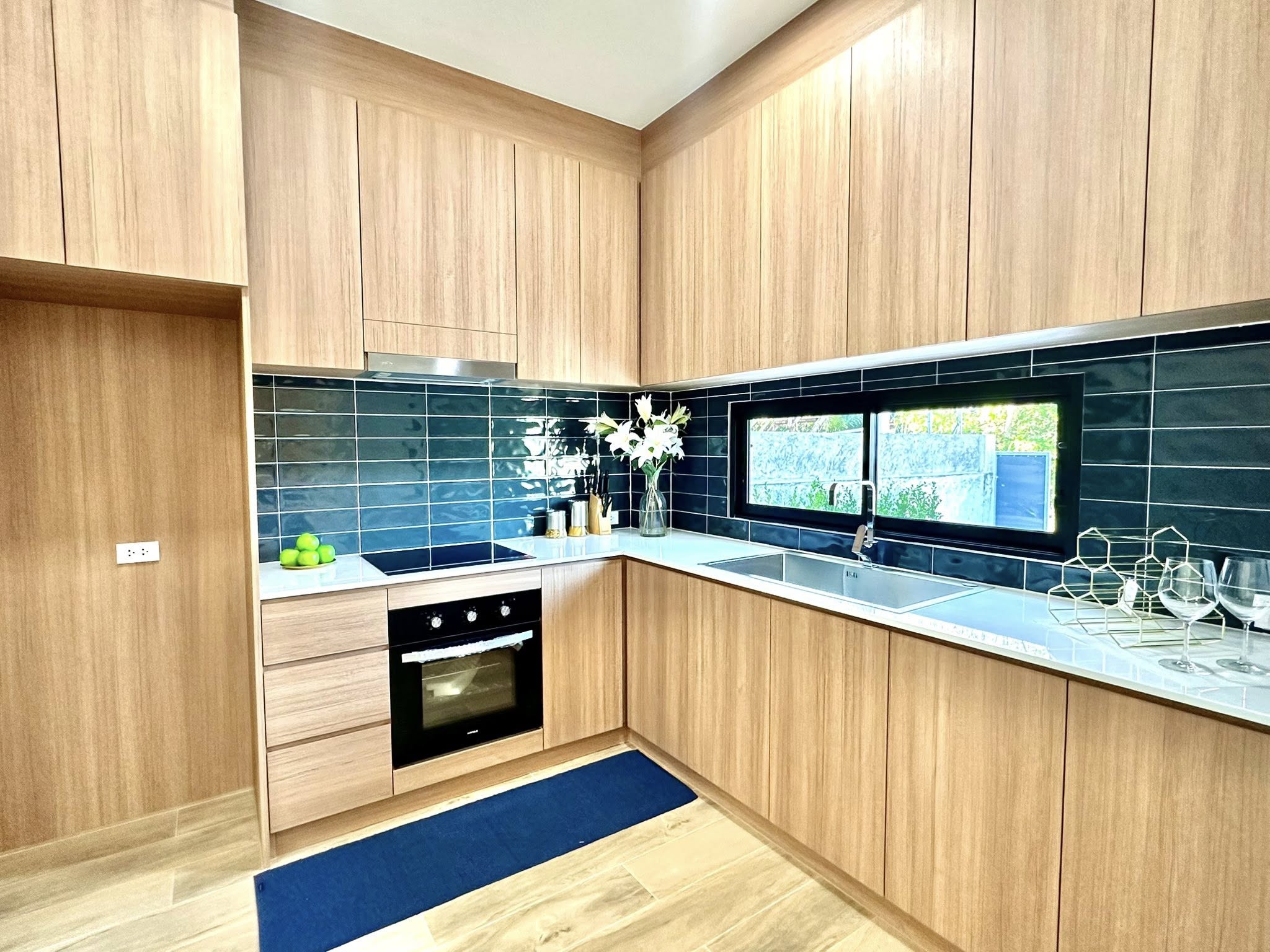Detached House with Pool For Sale