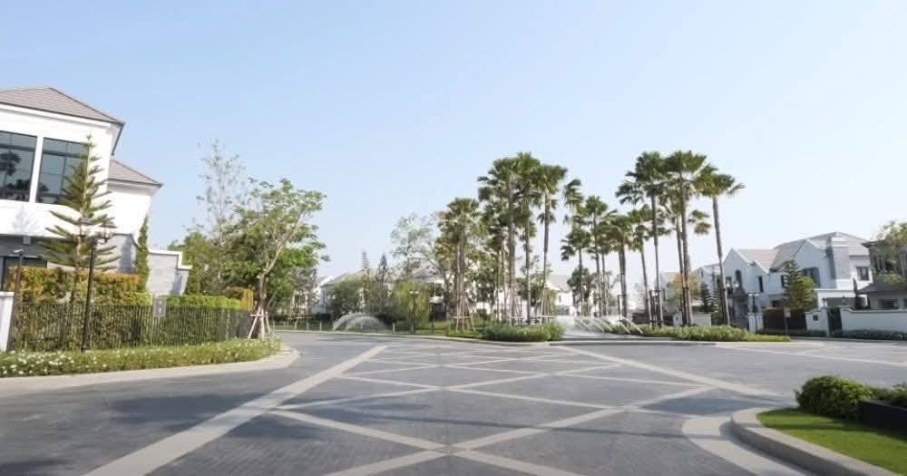 Beautiful Detached House For Rent