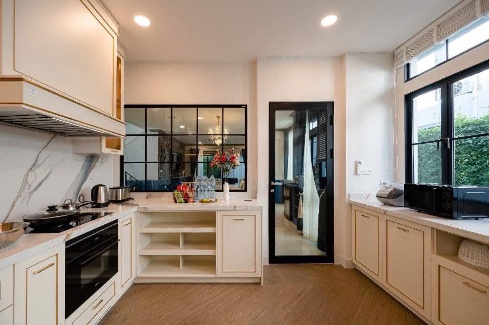 Beautiful Detached House For Rent