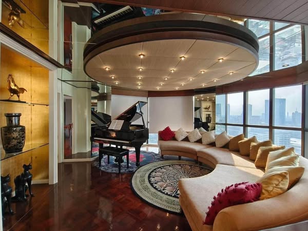 Beautiful Penthouse For Rent
