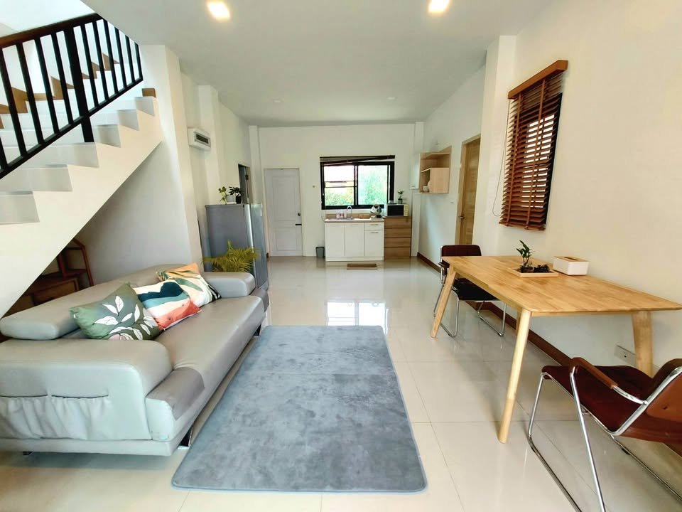 Detached House For Rent