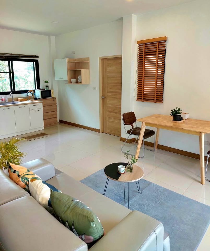 Detached House For Rent