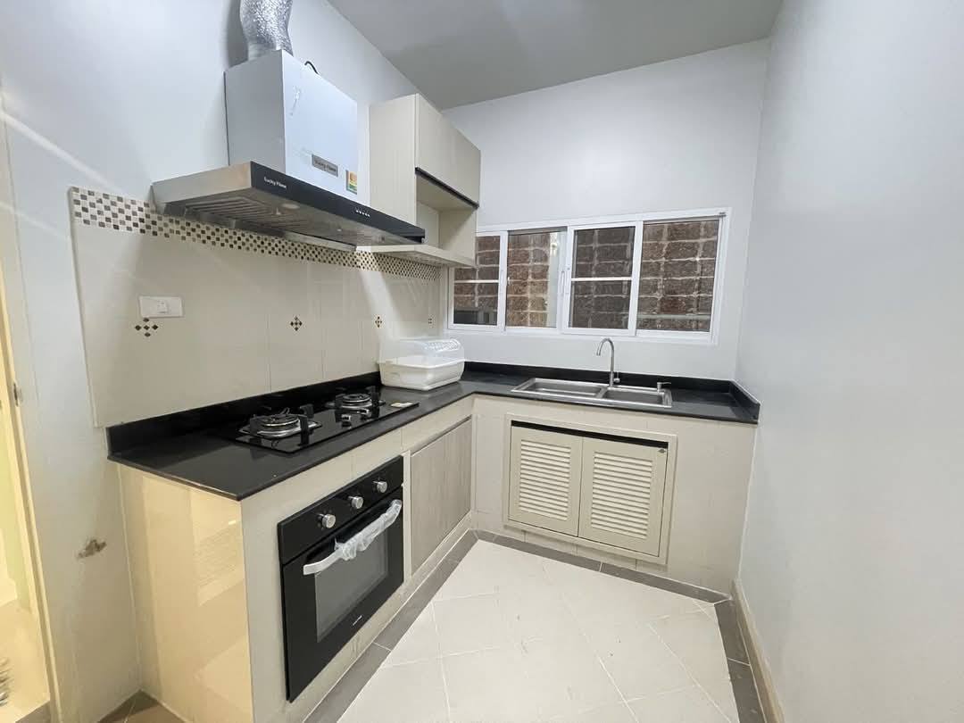 Detached House For Rent