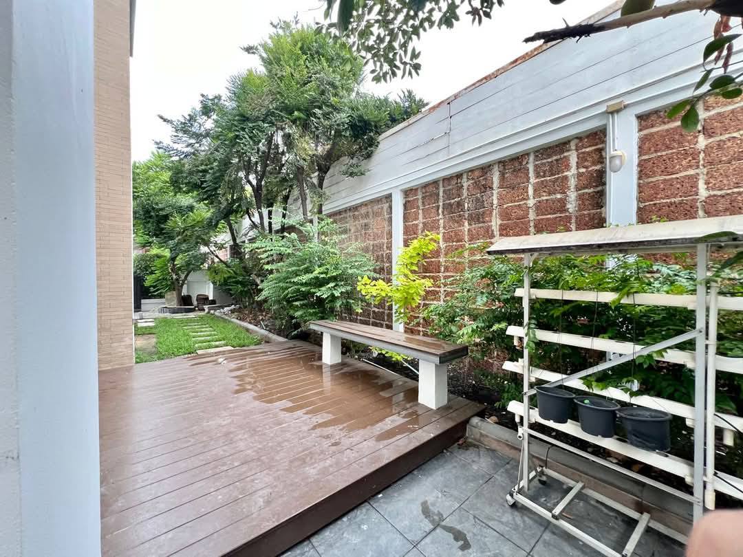 Detached House For Rent