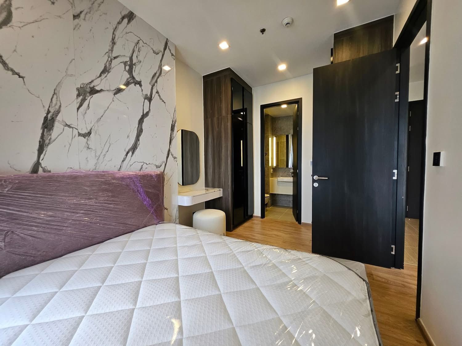 One Bedroom Condo For Rent
