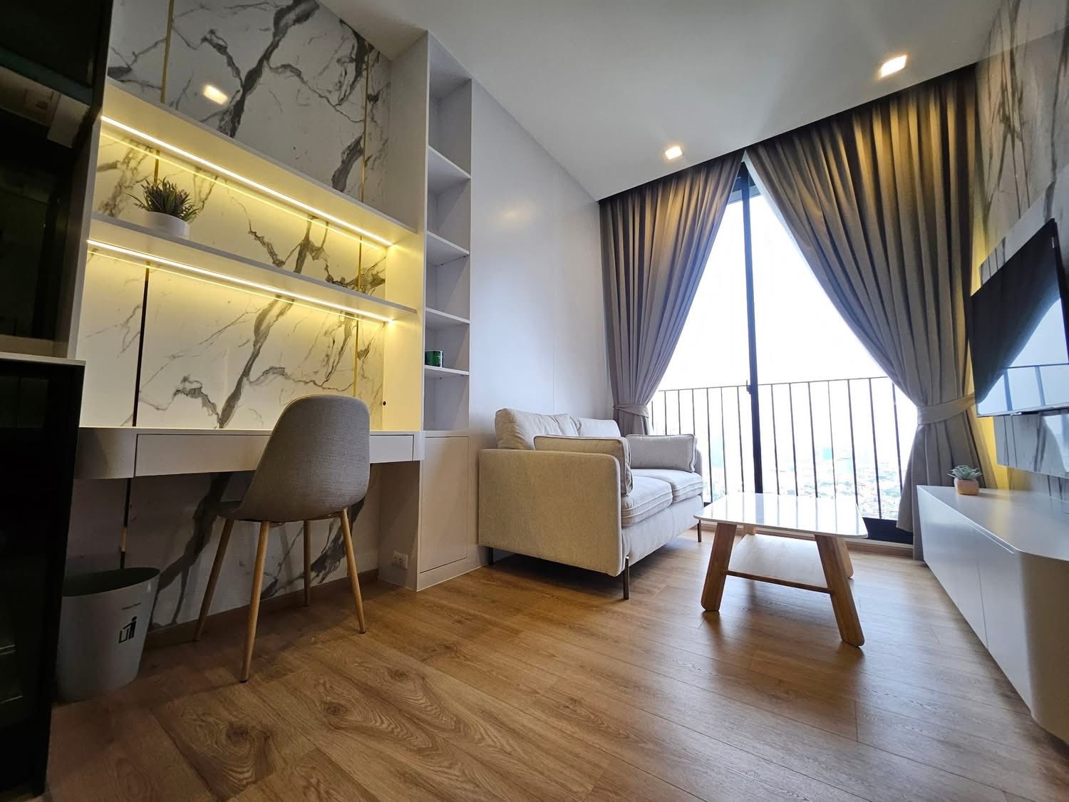One Bedroom Condo For Rent