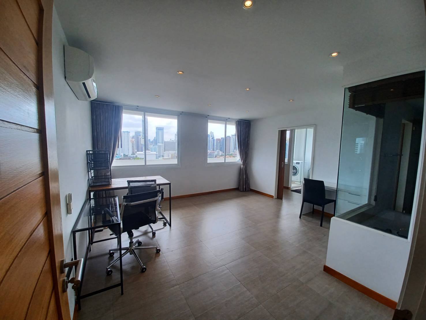 Large Three Bed Room Apartment For Rent