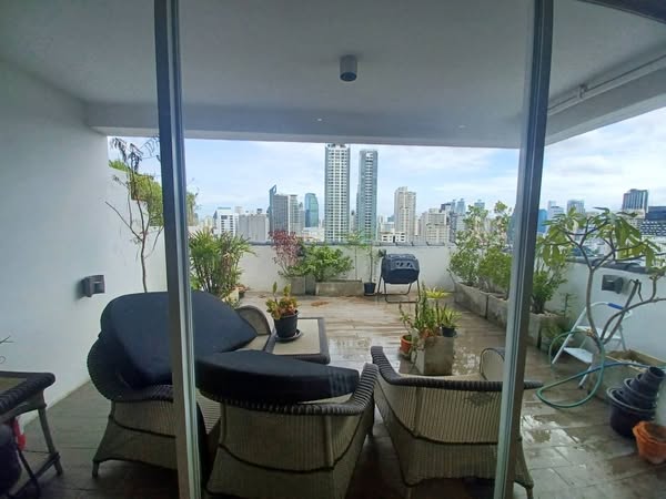 Large Three Bed Room Apartment For Rent