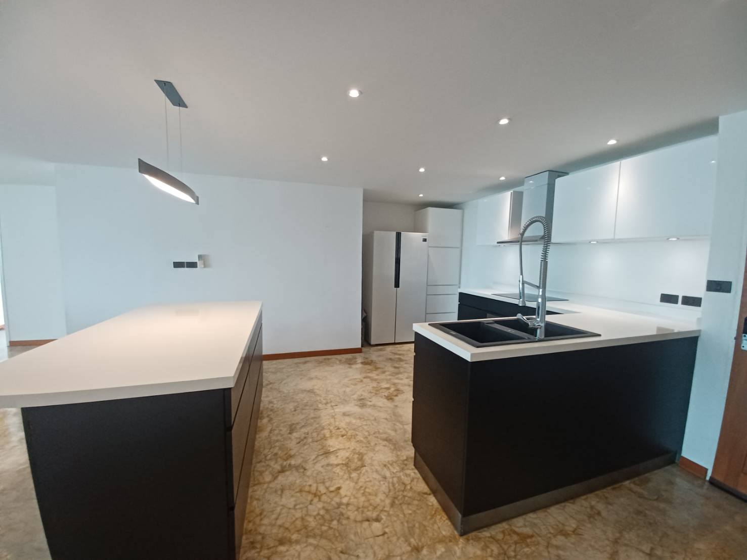 Large Three Bed Room Apartment For Rent