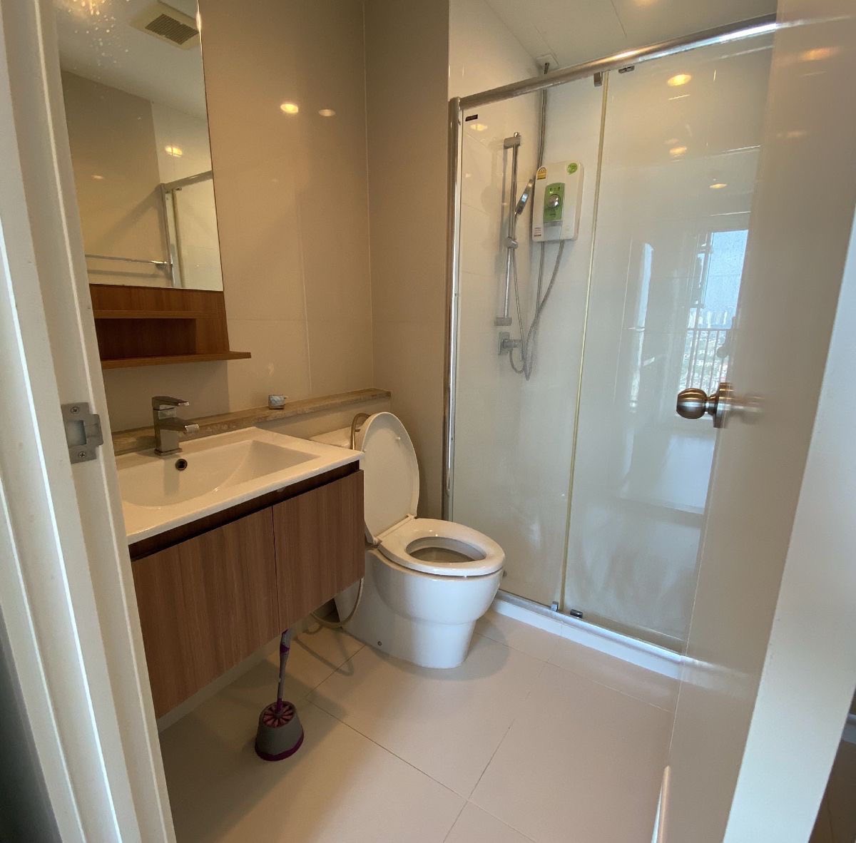 One Bedroom Condo For Rent