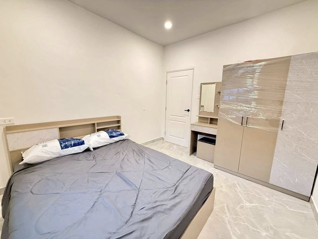 Detached House For Rent