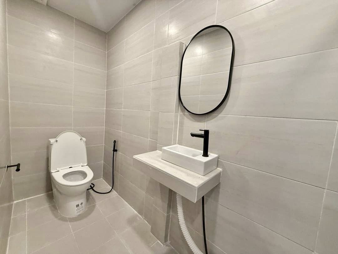 Detached House For Rent