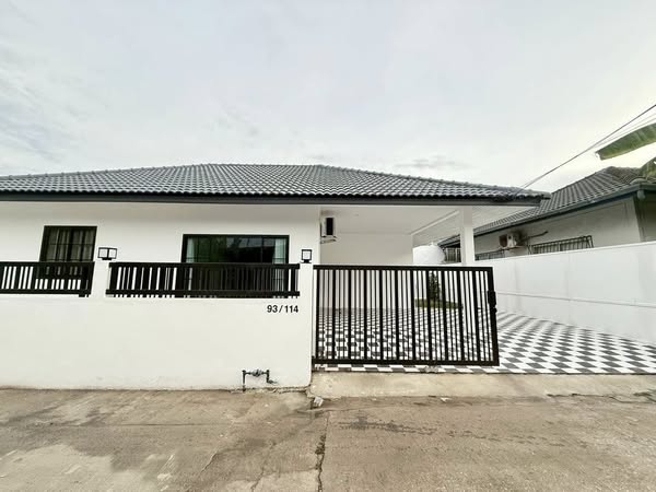 Detached House For Rent